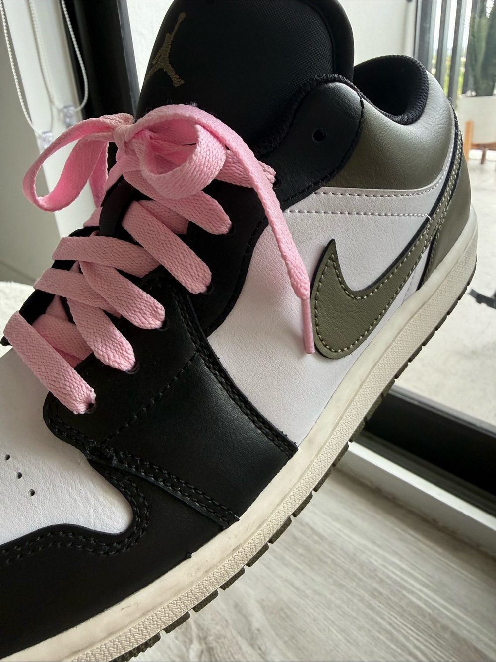 Air Jordan 1 Low Black Toe Medium Olive
